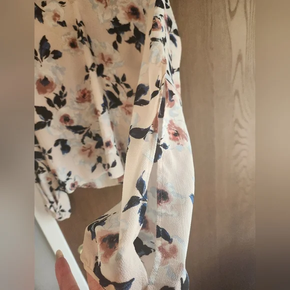 Monteau Cream and Pink Floral Blouse - Picture 3 of 4